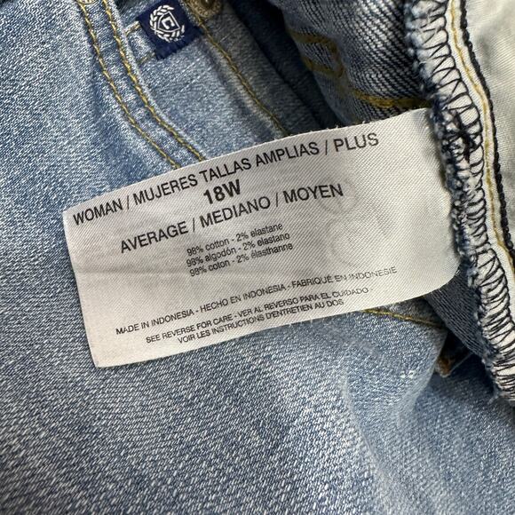 Chaps Jeans WMNS 18W Plus Light Wash Denim Slim Boyfriend Mid Rise Stretchy - Picture 4 of 9